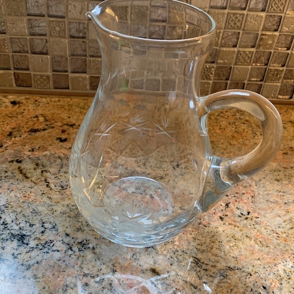 PEAR shaped PITCHER- CRYSTAL pitcher 
Hand-blown and flower etched. - Picture 10 of 10